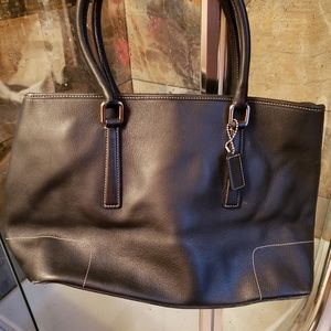 COACH Vintage Black Leather Hamptons Tote h2j-7757
